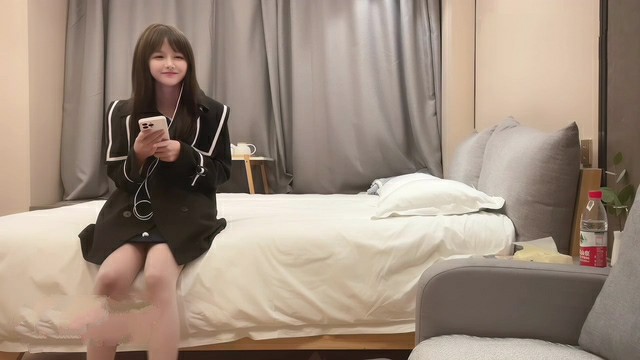 [mp4/358MB]约操甜美可爱兼职学生妹，苗条可人特别的嫩